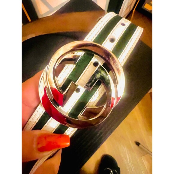 Gucci Web Belt with interlocking G buckle with signature green and red stripe. - Picture 4 of 8